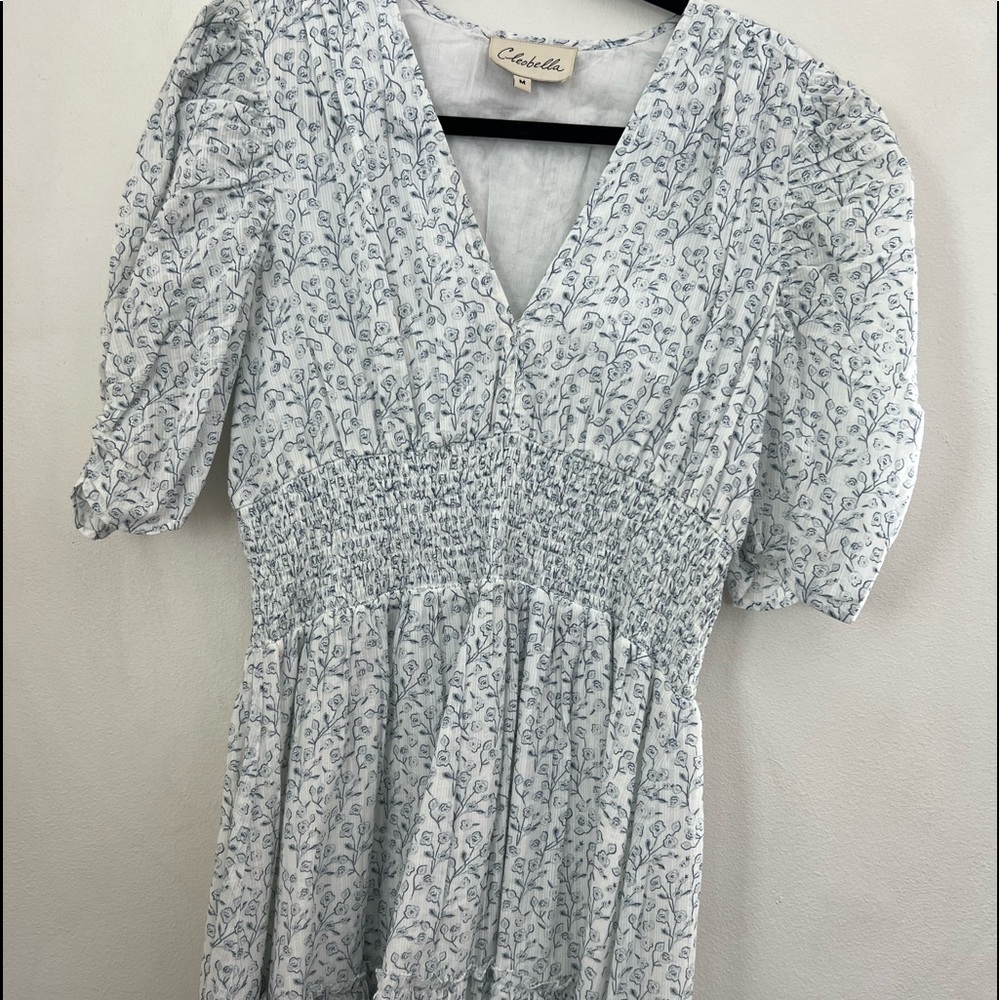 CLEOBELLA white & blue floral dress, size M, V neck, never worn
